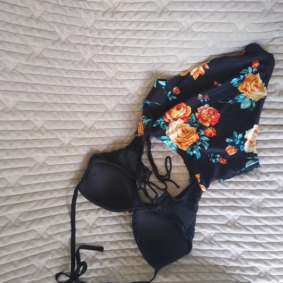 Swimsuit One Piece women's size small NWOT - Picture 3 of 5